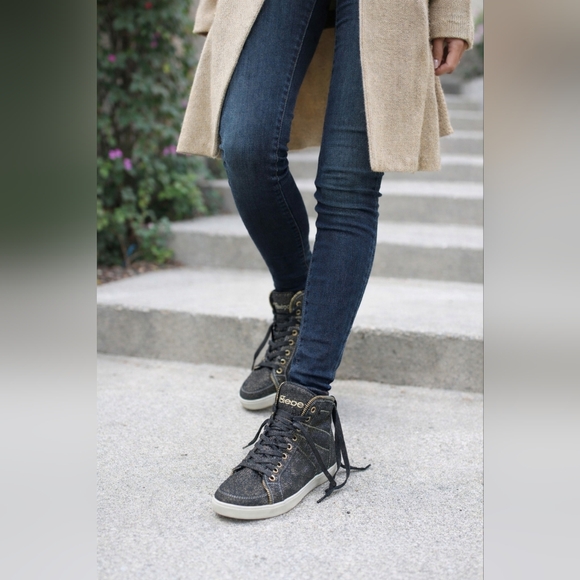 bebe Shoes - Sparkly Bebe sneakers